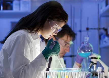 Nawilżanie powietrza w laboratorium i pomieszczeniach sterylnych